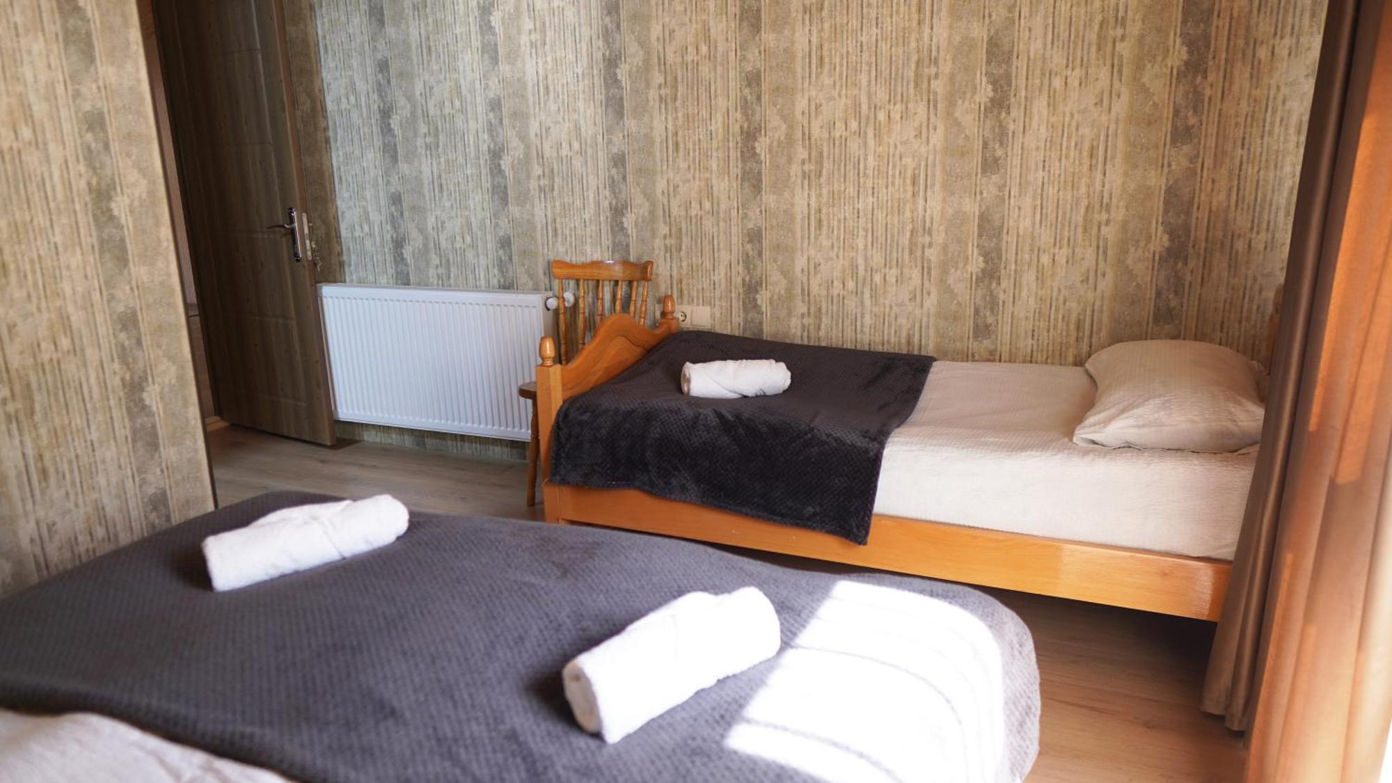 Archil And Nino Gigauri Guest House Kazbegi Exteriör bild