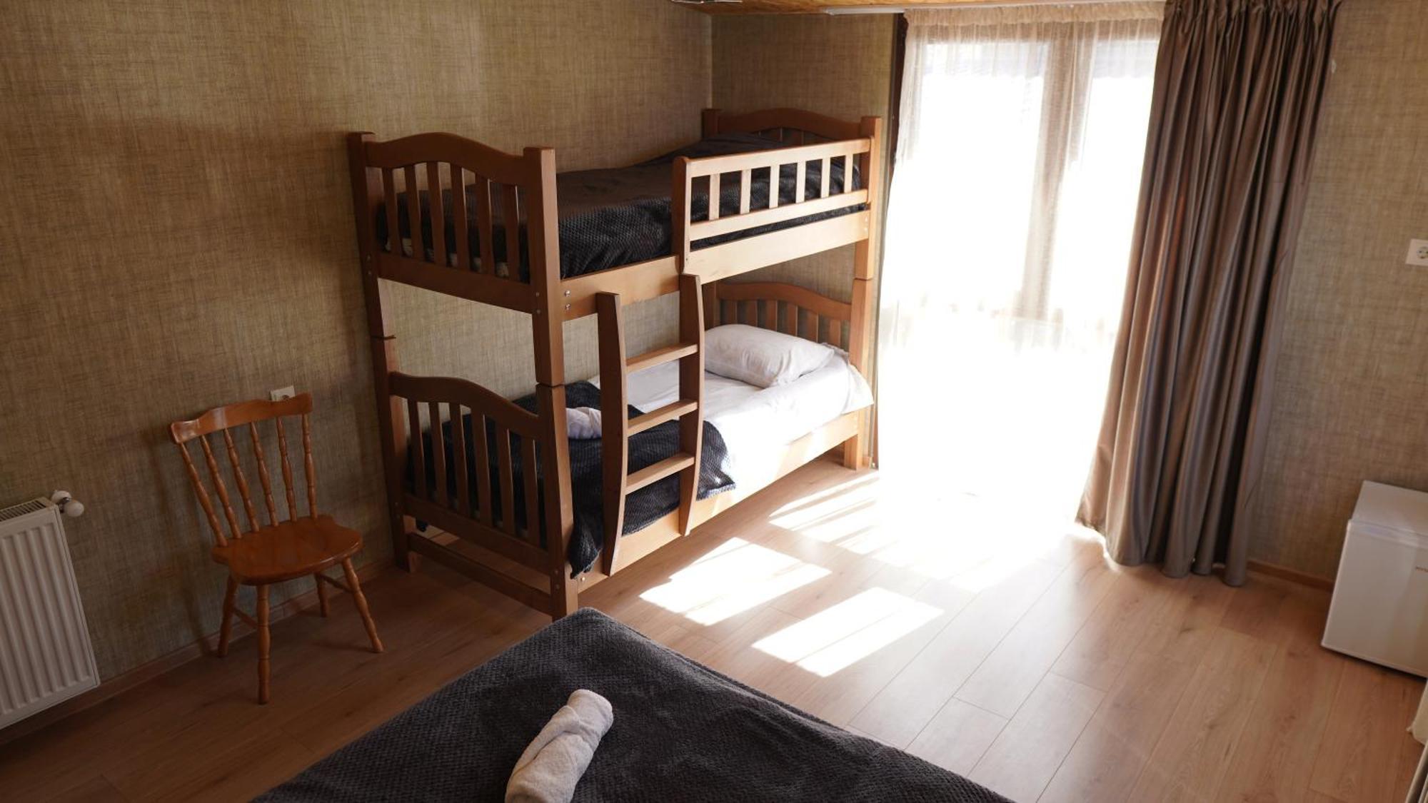Archil And Nino Gigauri Guest House Kazbegi Exteriör bild
