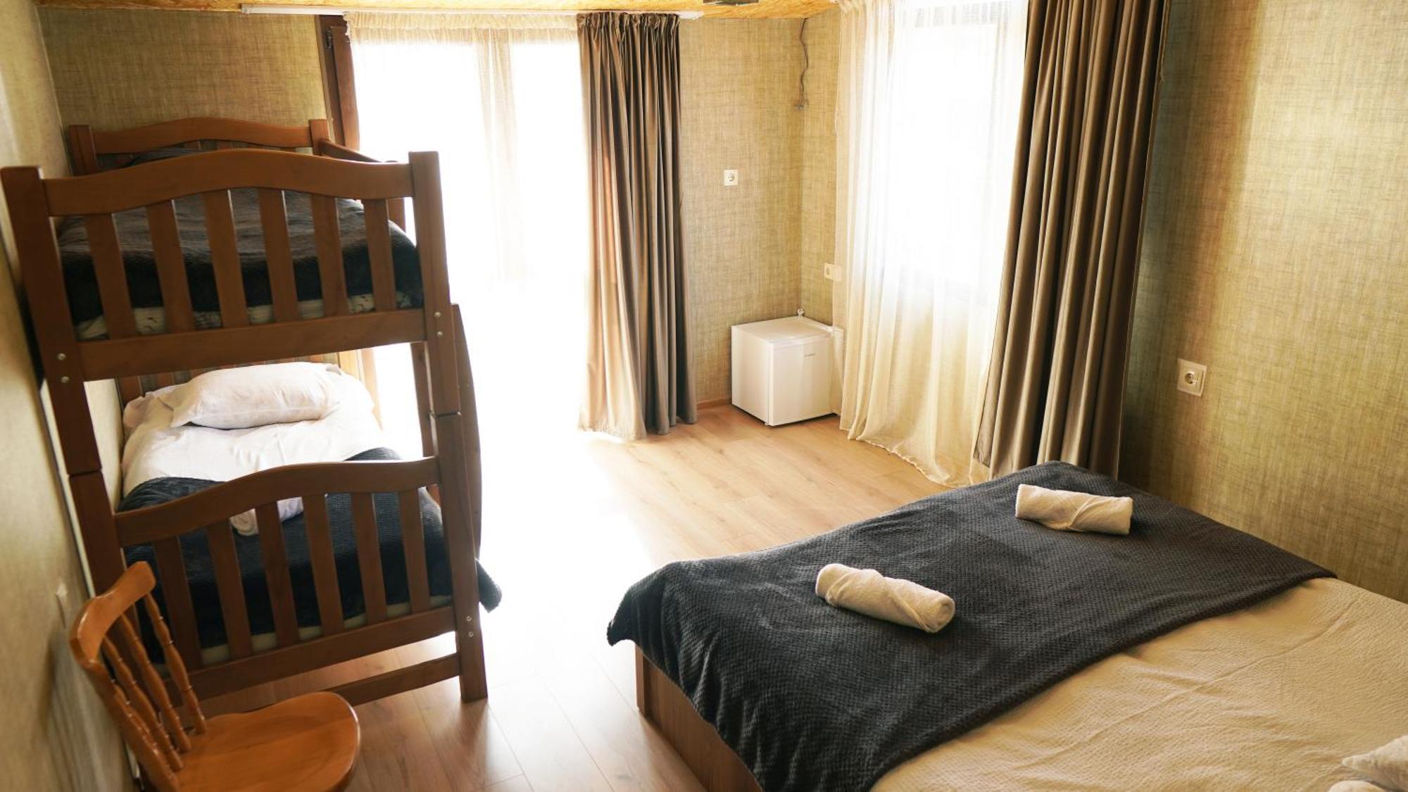 Archil And Nino Gigauri Guest House Kazbegi Exteriör bild