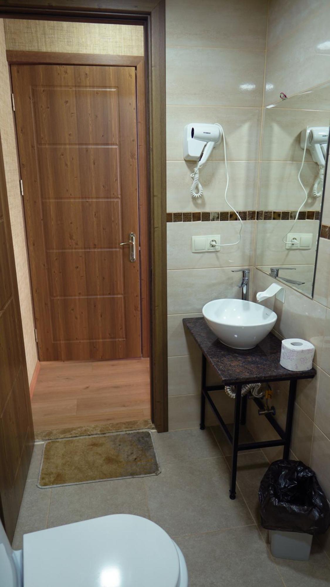 Archil And Nino Gigauri Guest House Kazbegi Exteriör bild