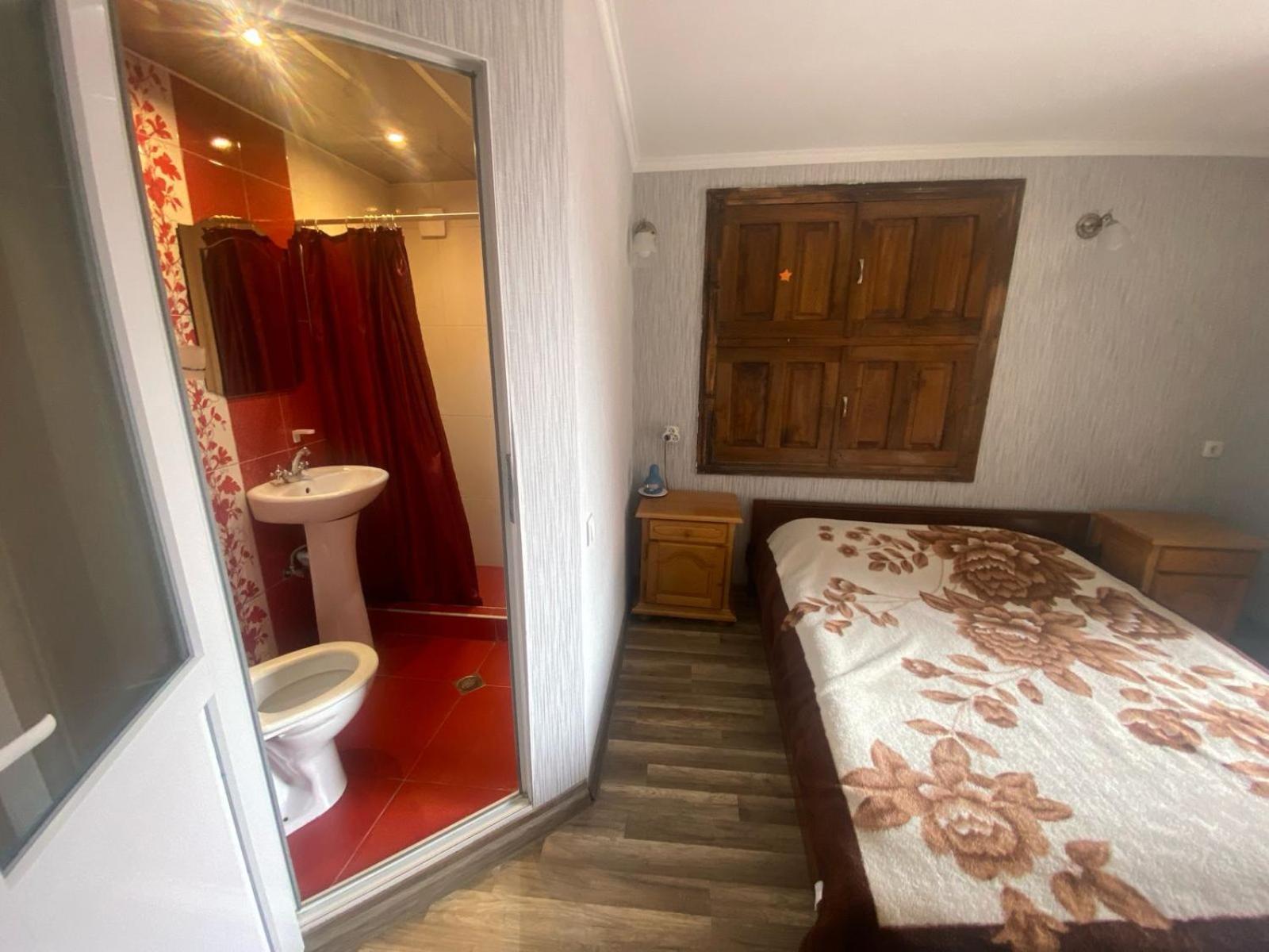 Archil And Nino Gigauri Guest House Kazbegi Exteriör bild