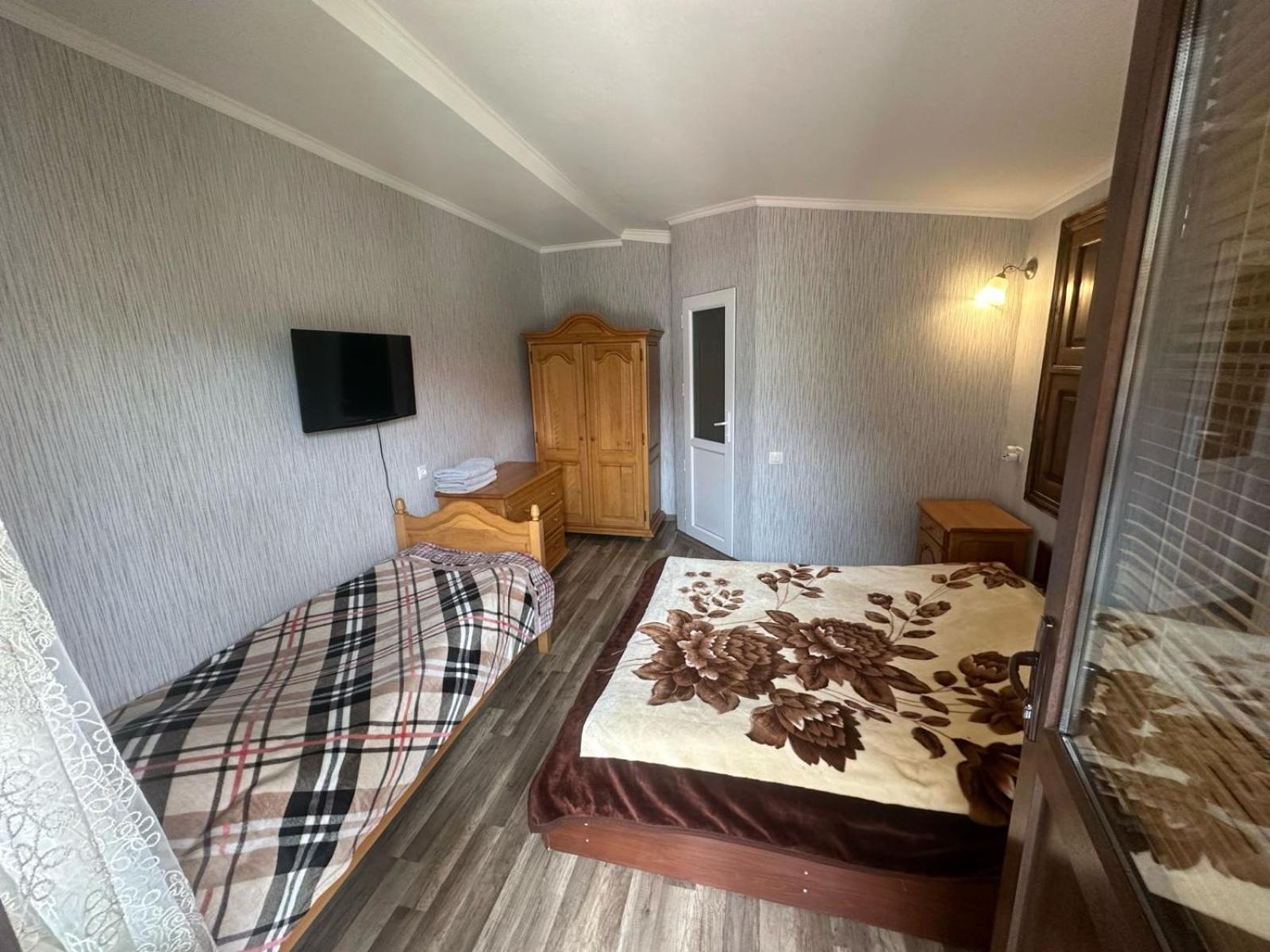 Archil And Nino Gigauri Guest House Kazbegi Exteriör bild